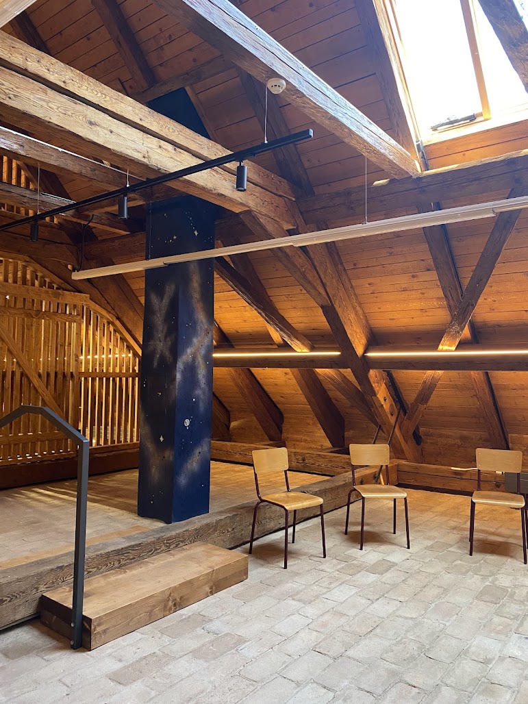 MYSLIVNA PL ČERVEN&Yacute; DVŮR