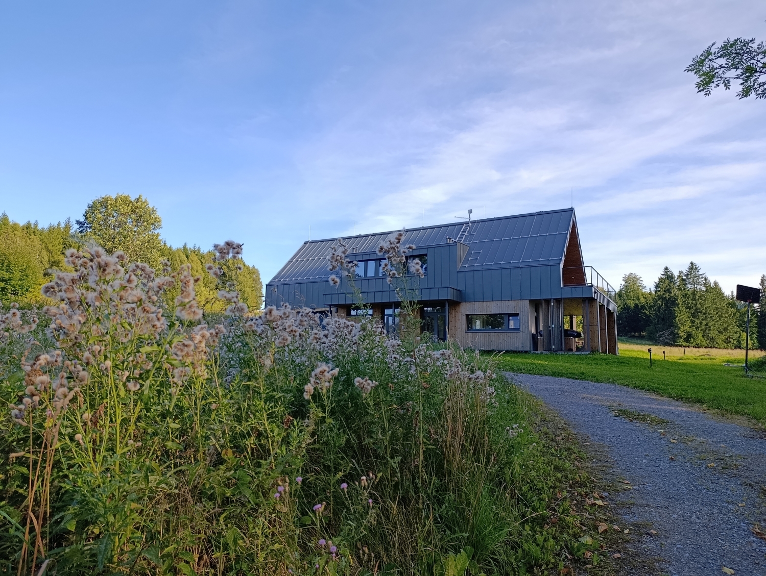 DŮM BEDN&Aacute;ŘE